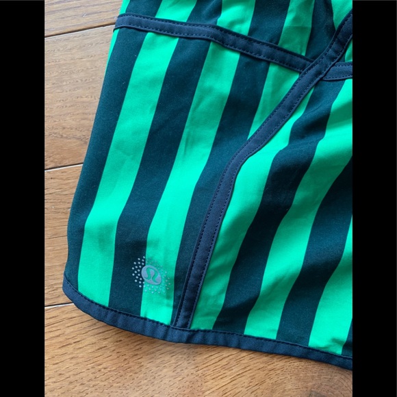 🦄Lululemon Seawheeze Tracker Short-Green Stripe🦄 - Picture 5 of 10